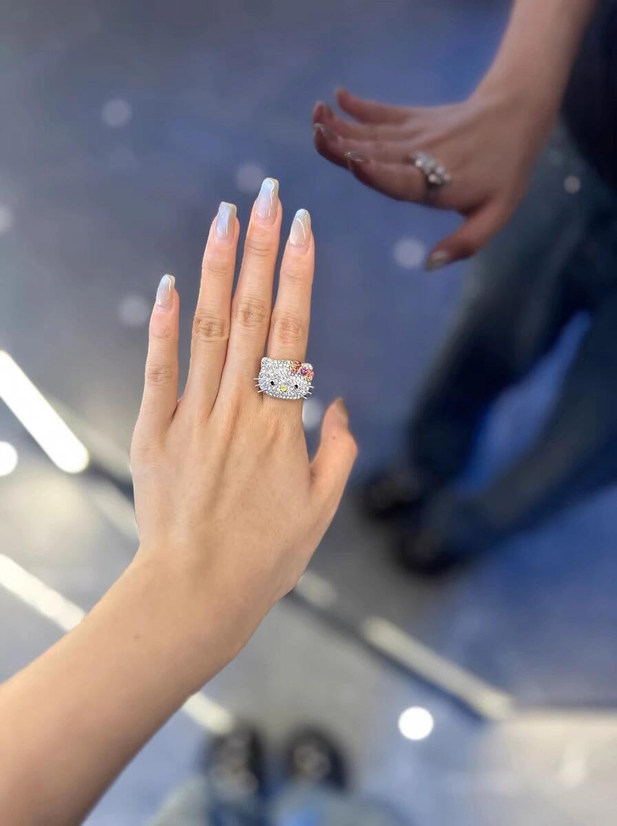 Hellokitty Cute Rhinestone Open Adjustable Ring Jewelry Giftewelry(Velvet Gift Box Packing)