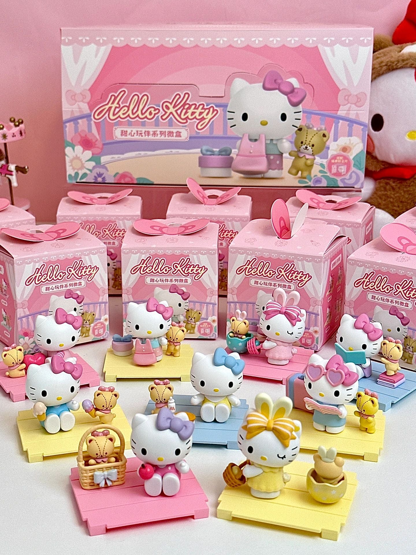 Hellokitty Sweetheart Playmates Blind Box Figures