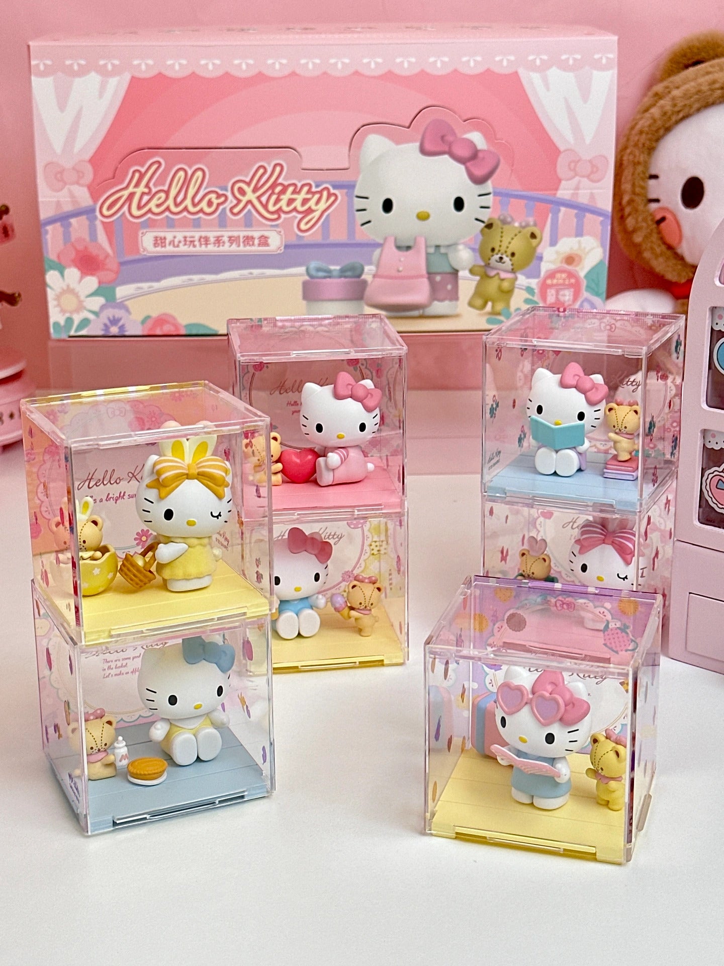 Hellokitty Sweetheart Playmates Blind Box Figures