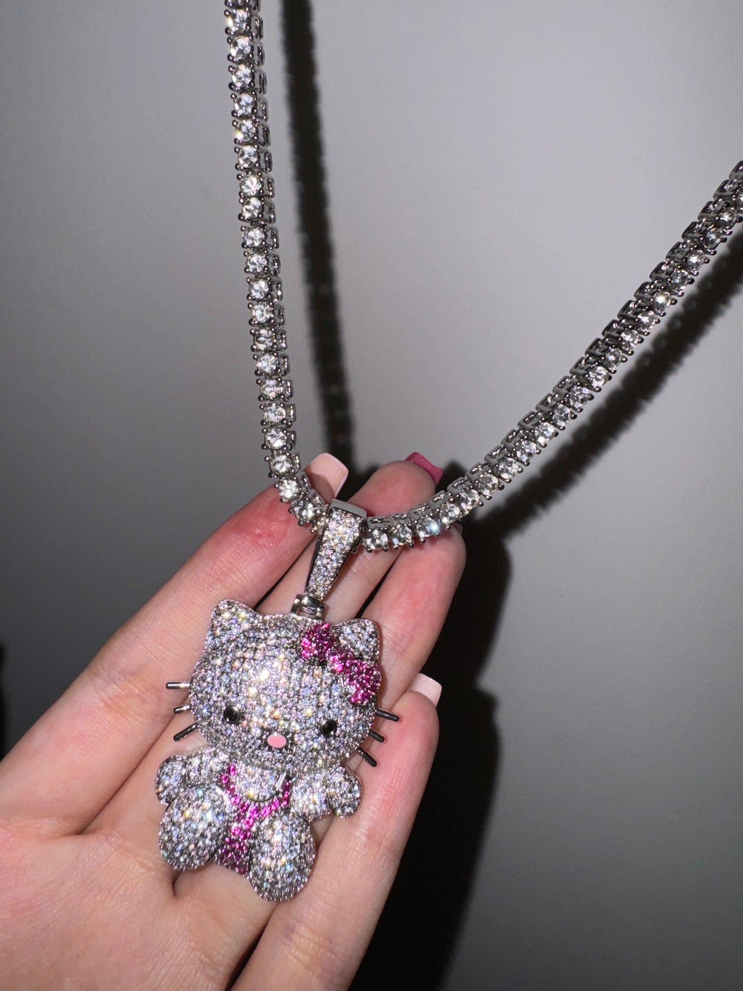 Hellokitty Shape Sparkly Necklace Shiny Rhinestone Tennis Chain Necklace Punk Rock Style Jewelry(Velvet Gift Box Packing)
