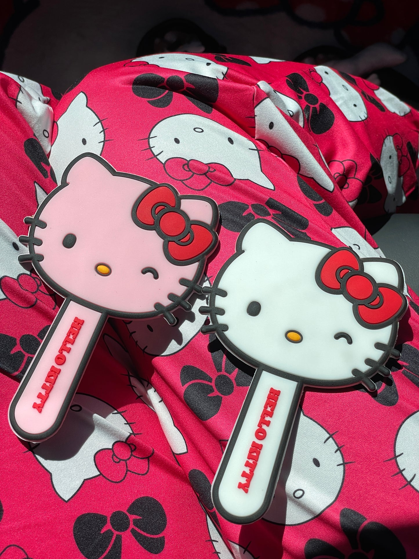 Hellokitty Travel Handheld Silicone Mirror Portable Personal Cosmetic Hand Mirror