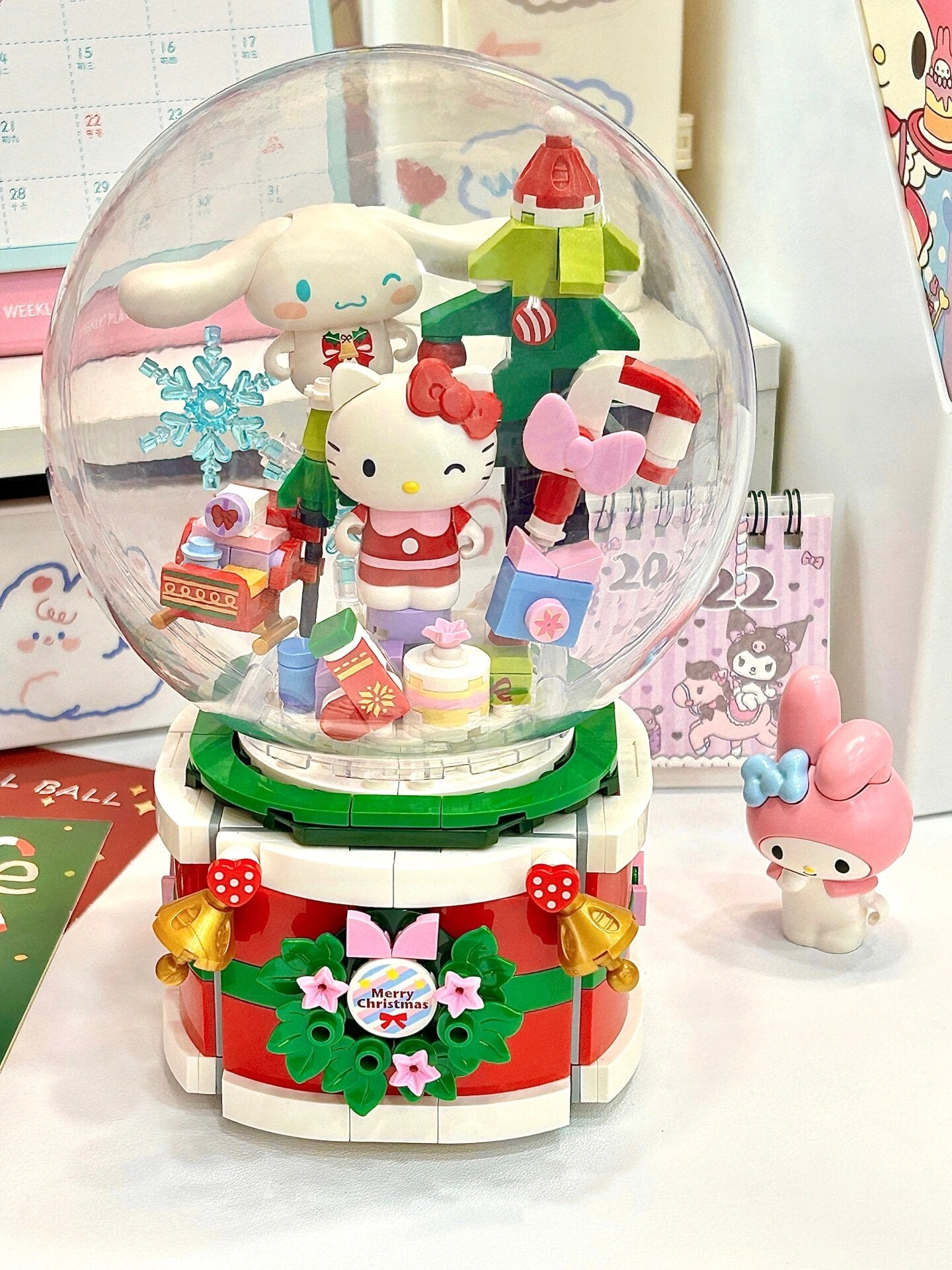 Sanrio Hello Kitty and Cinamoroll Christmas music box building blocks