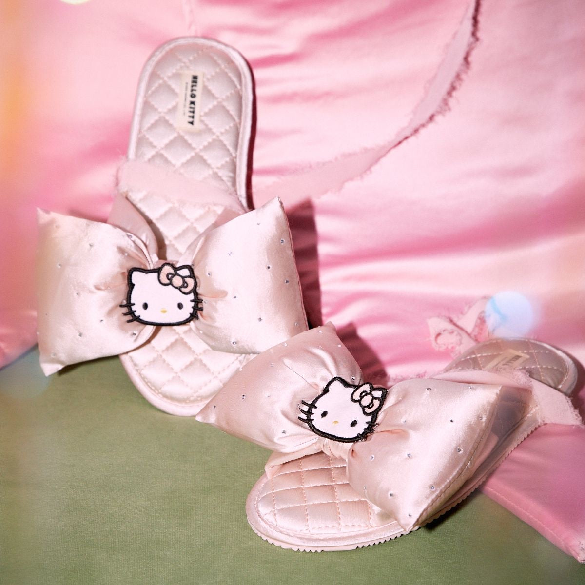 Hellokitty Pink Bowtie House Slippers Indoor Slippers for Women