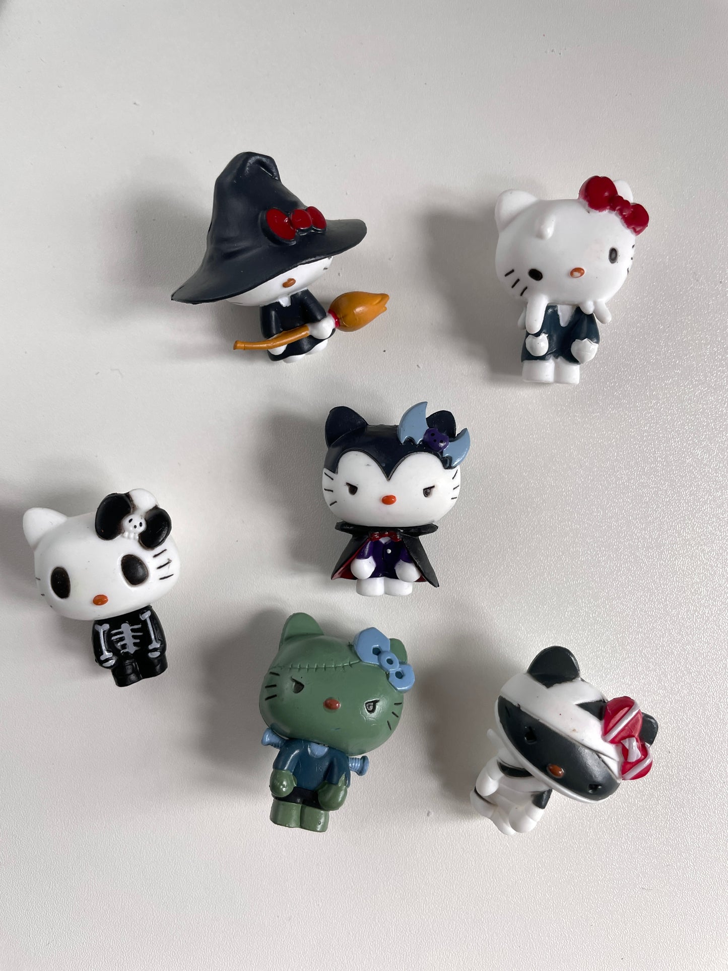 Sanrio Hello Kitty Halloween Ornaments|6 Count (Pack of 1)
