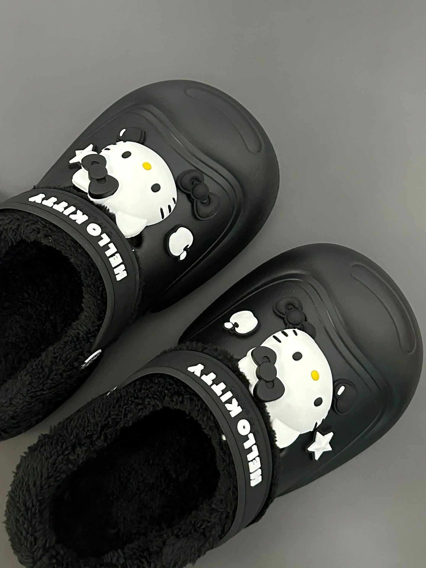 Sanrio Slides Fuzzy for Women Slippers Winter Warm Plush Comfy Non-Slip Waterproof House Cloud Slide Slippers for Indoor Outdoor