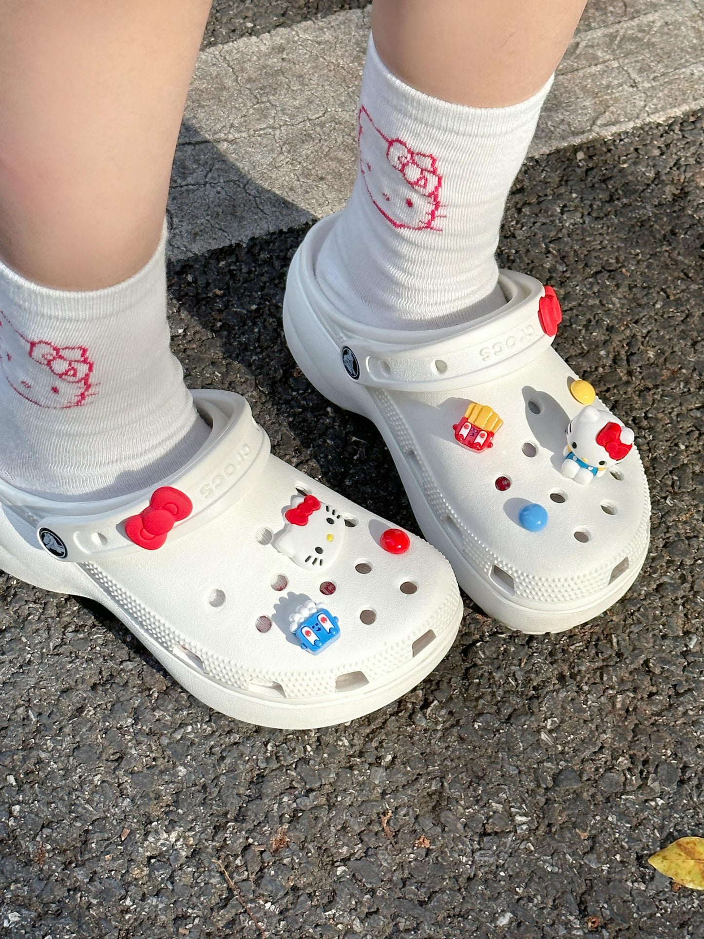 Hellokitty Charms Cute Pack Pins Shoe Decoration Croc Accessories for Croc Bags Clogs Slides