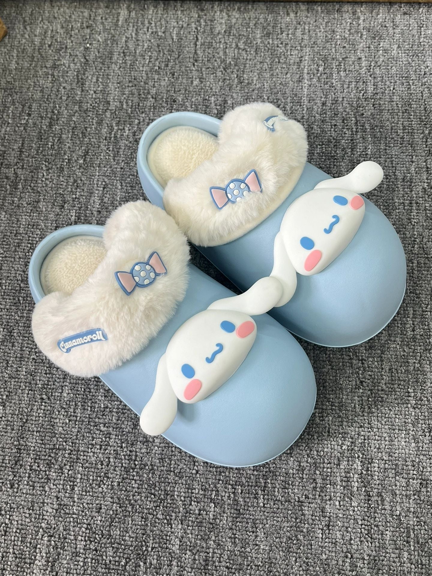 Sanrio Slides Fuzzy for Women Slippers Winter Warm Plush Comfy Non-Slip Waterproof House Cloud Slide Slippers for Indoor Outdoor