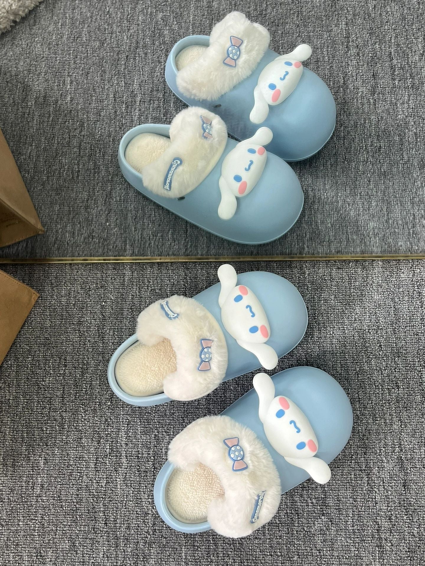 Sanrio Slides Fuzzy for Women Slippers Winter Warm Plush Comfy Non-Slip Waterproof House Cloud Slide Slippers for Indoor Outdoor