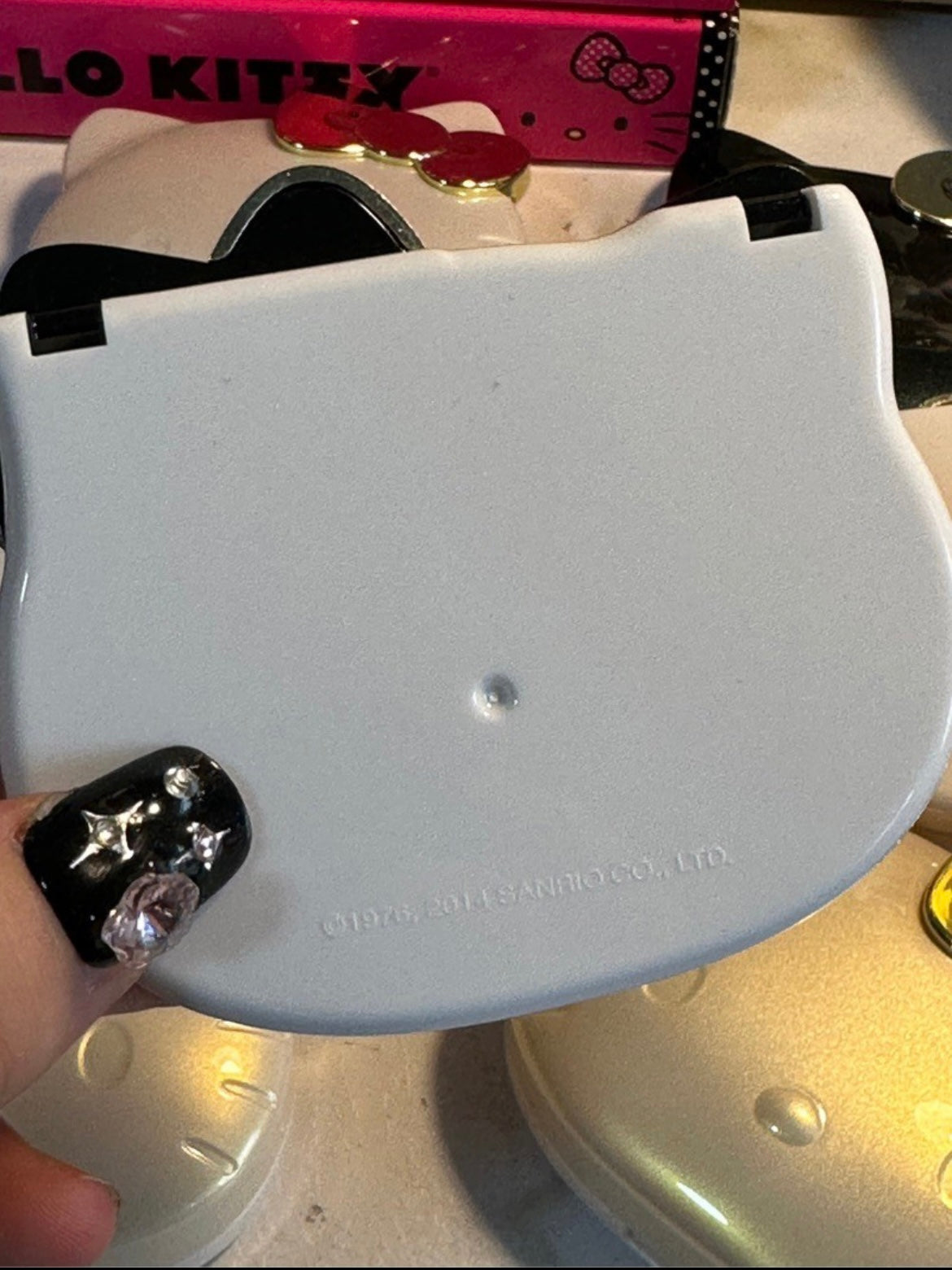 Hellokitty Travel Makeup Handheld Mirror, Portable Folding Cosmetic Mirror for Handbag, Purse, Pocket