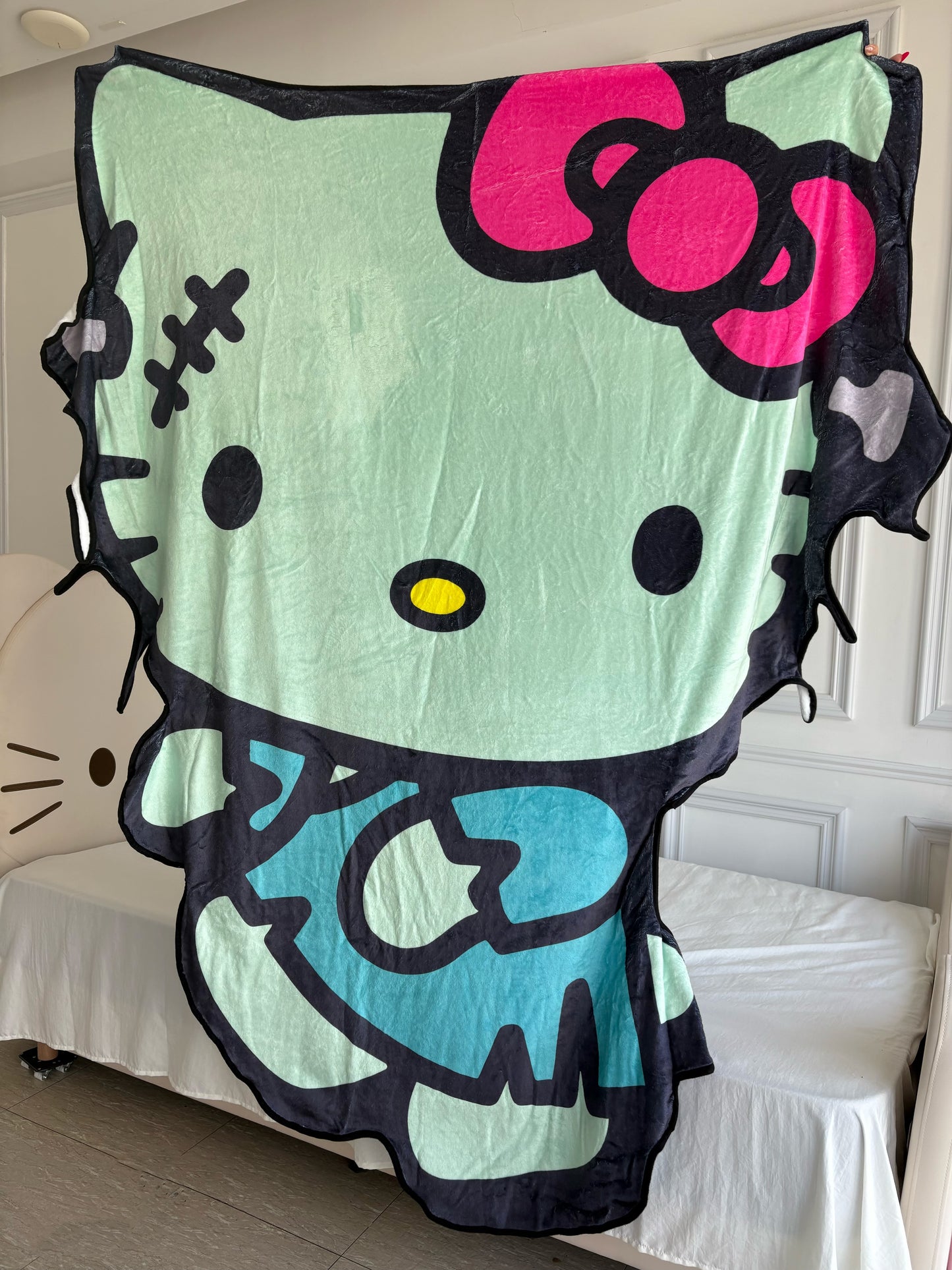 Hellokitty Shape Halloween Skeleton Blanket Flannel Throw Blanket Cute Blanket Lightweight Super Soft Cozy for Bed Kids Adult Gift