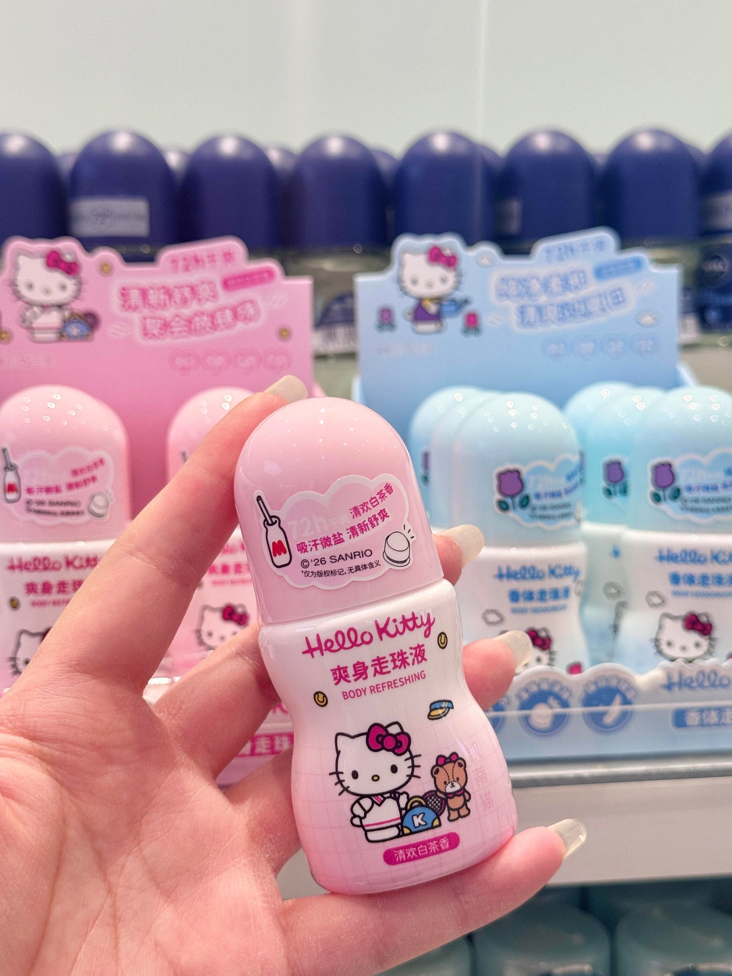 Hellokitty Invisible for Black & White Deodorant Roll on 45 Ml