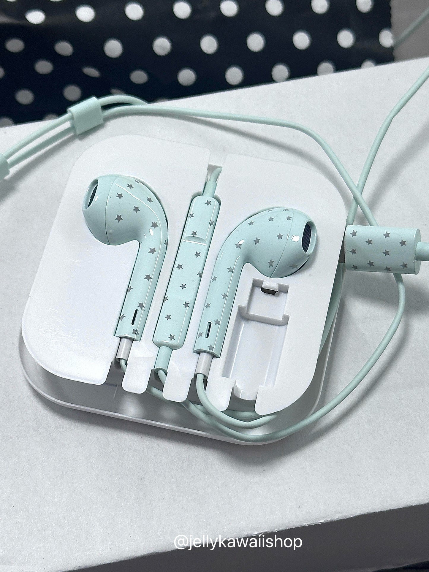 Polka-dot Coloured Wired Earbuds with Microphone in-Ear Headphones