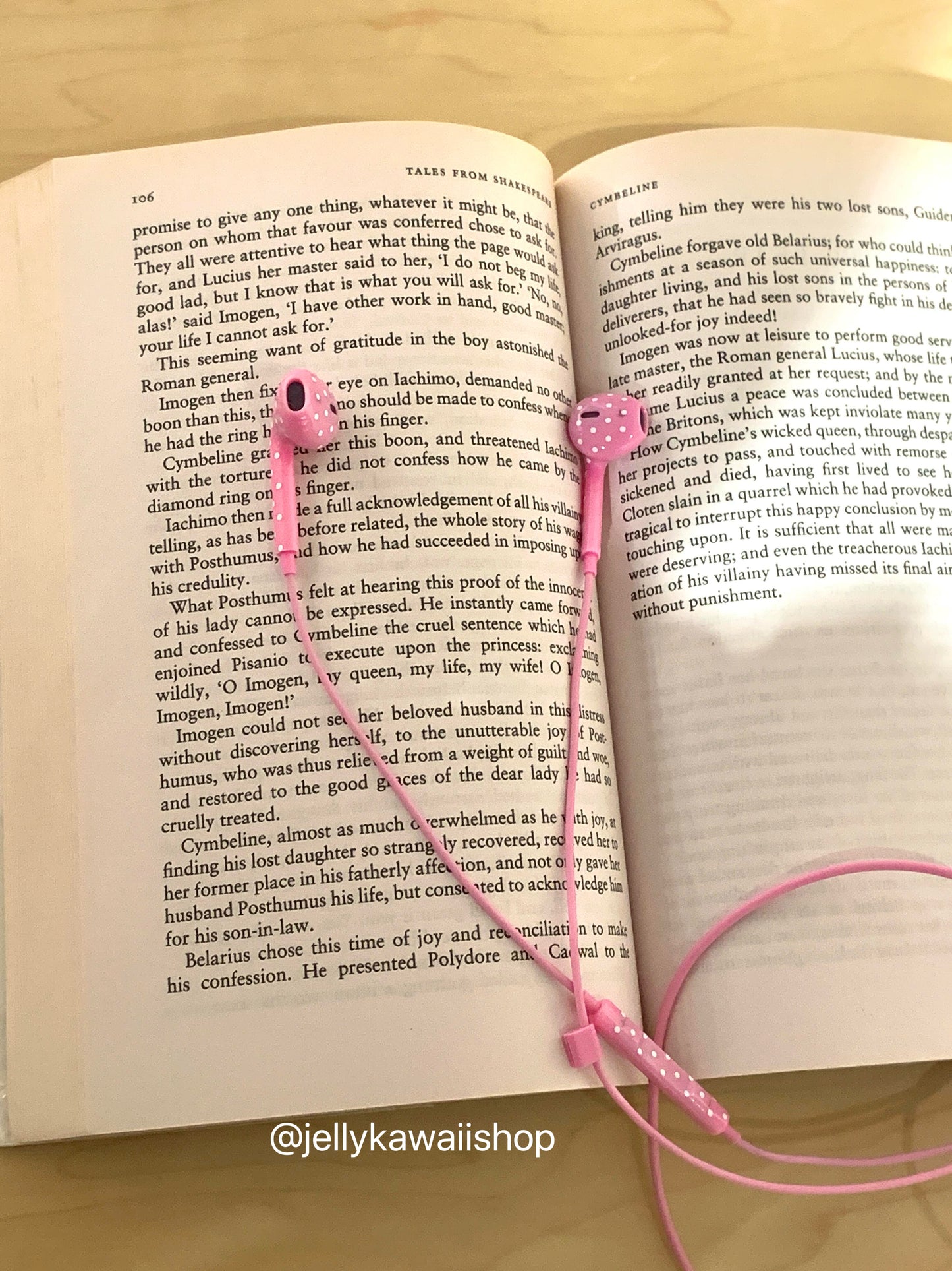 Polka-dot Coloured Wired Earbuds with Microphone in-Ear Headphones