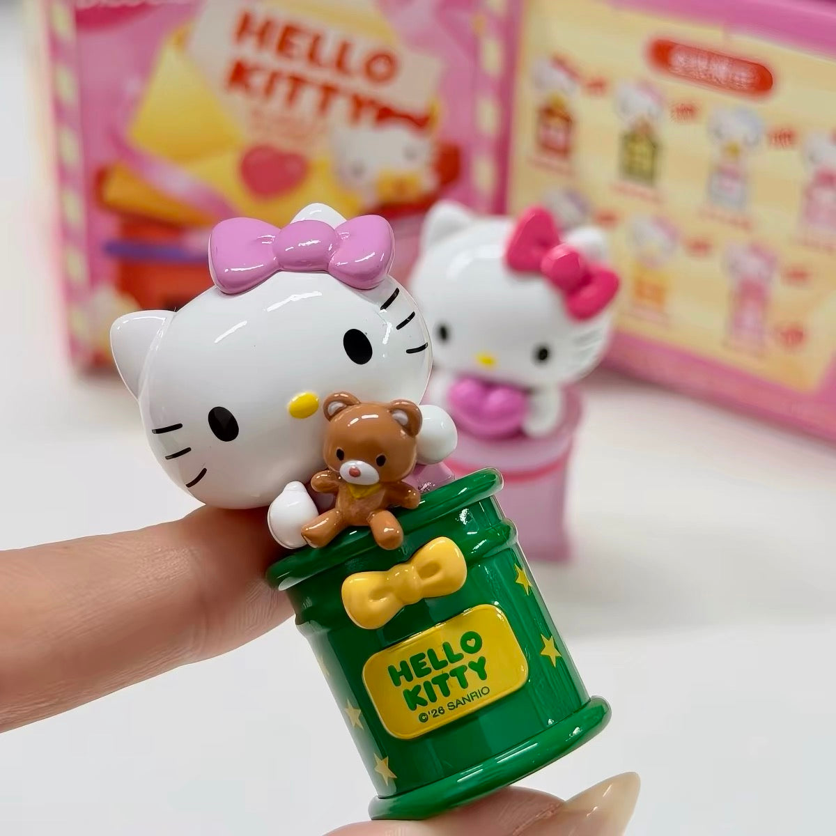 Hello kitty Sweetheart Post Series Phone Hipper Charms