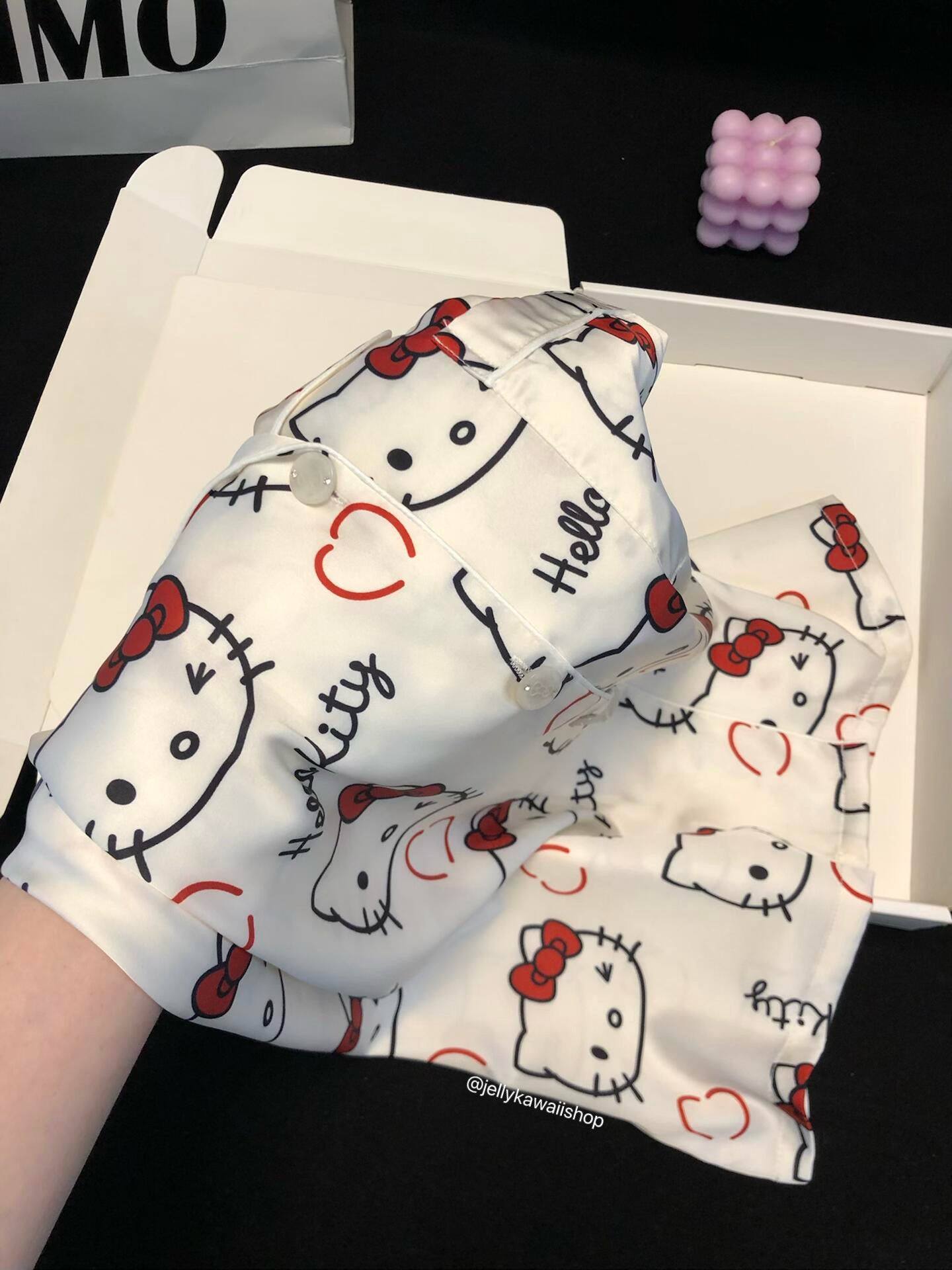 Hello kitty White Short Sleeve Shirt Shorts Satin Pajama Set