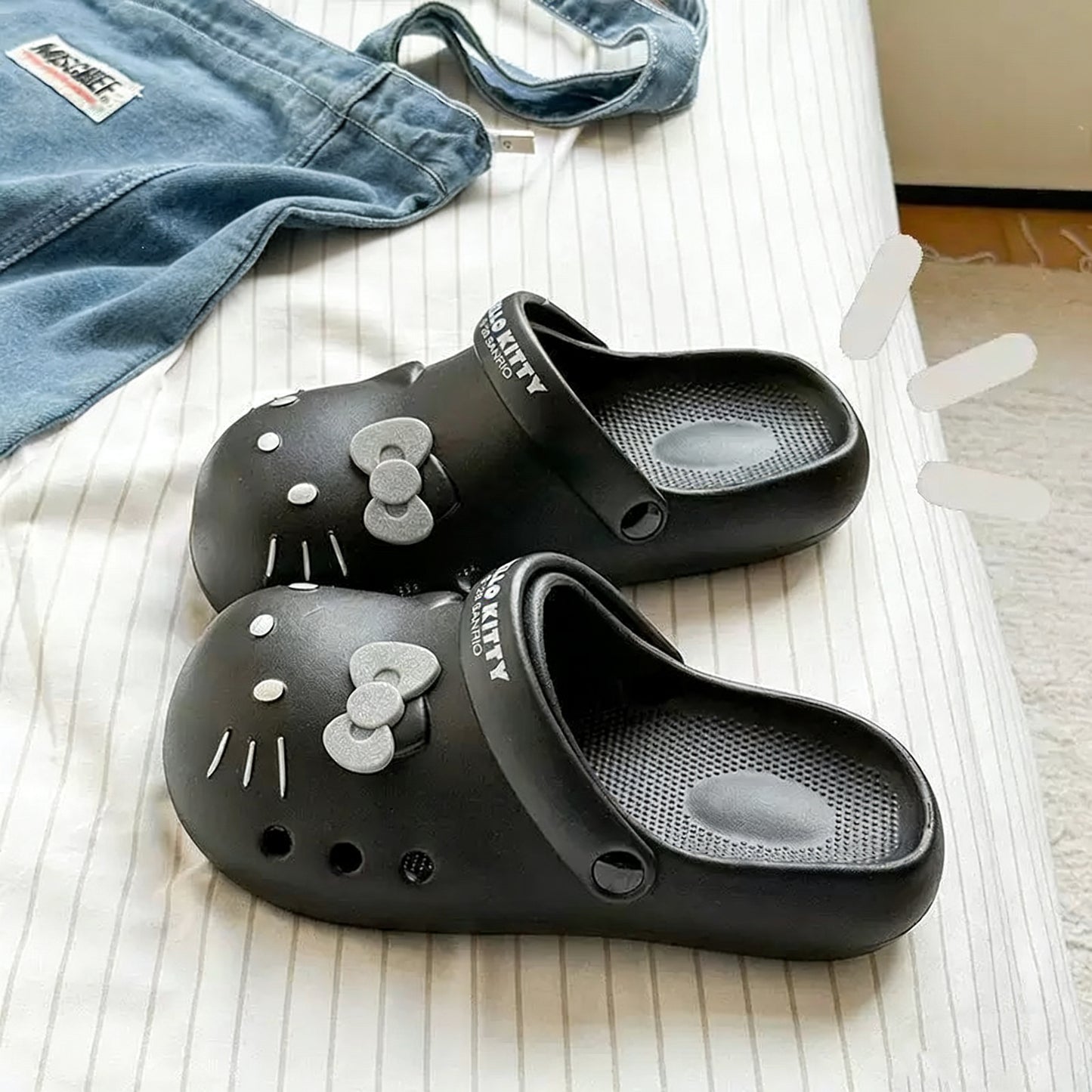 Hello Kitty Clogs Slip on Water Shoes Casual Summer Sandals