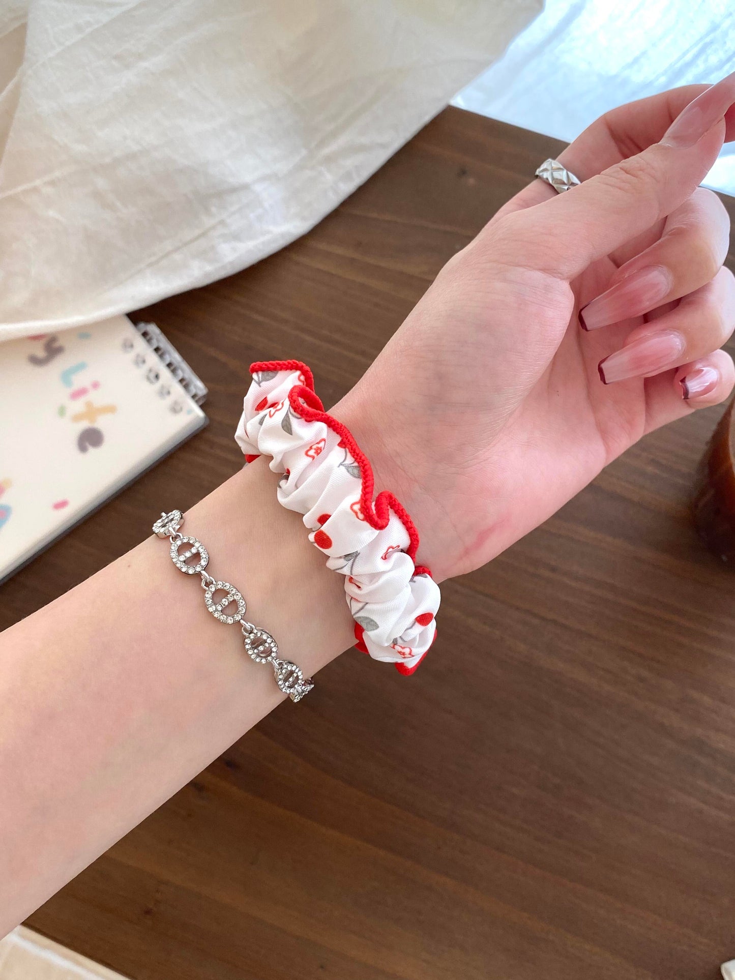 Hellokitty White Red Trim Elastic Band Apple Watch Band Strap Bands Wristband for iWatch Series