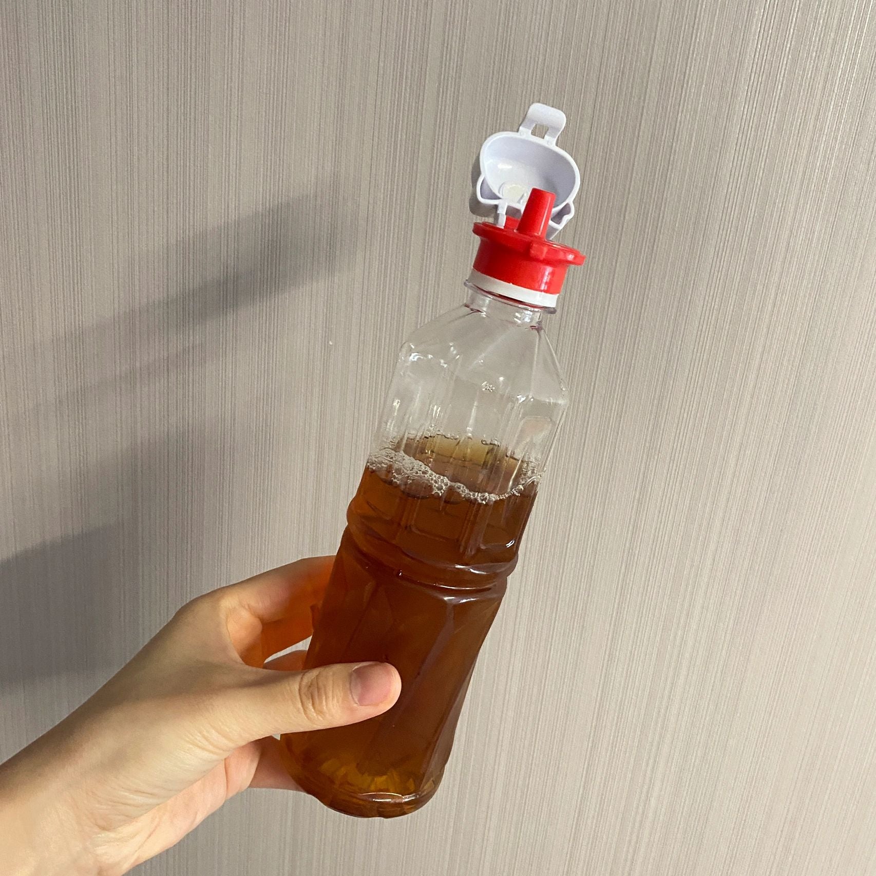 New DAISO Sanrio HELLO KITTY Bottle Cap with Straw (for 350-500ml) from  Japan