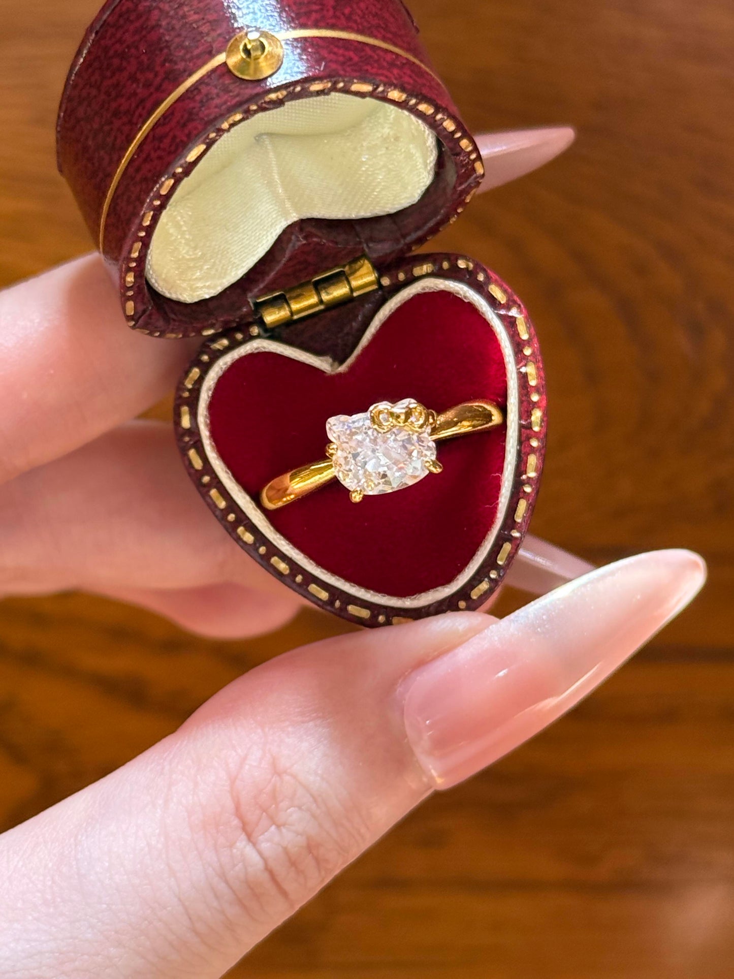 Hellokitty Shape White Zirconia Silver Ring