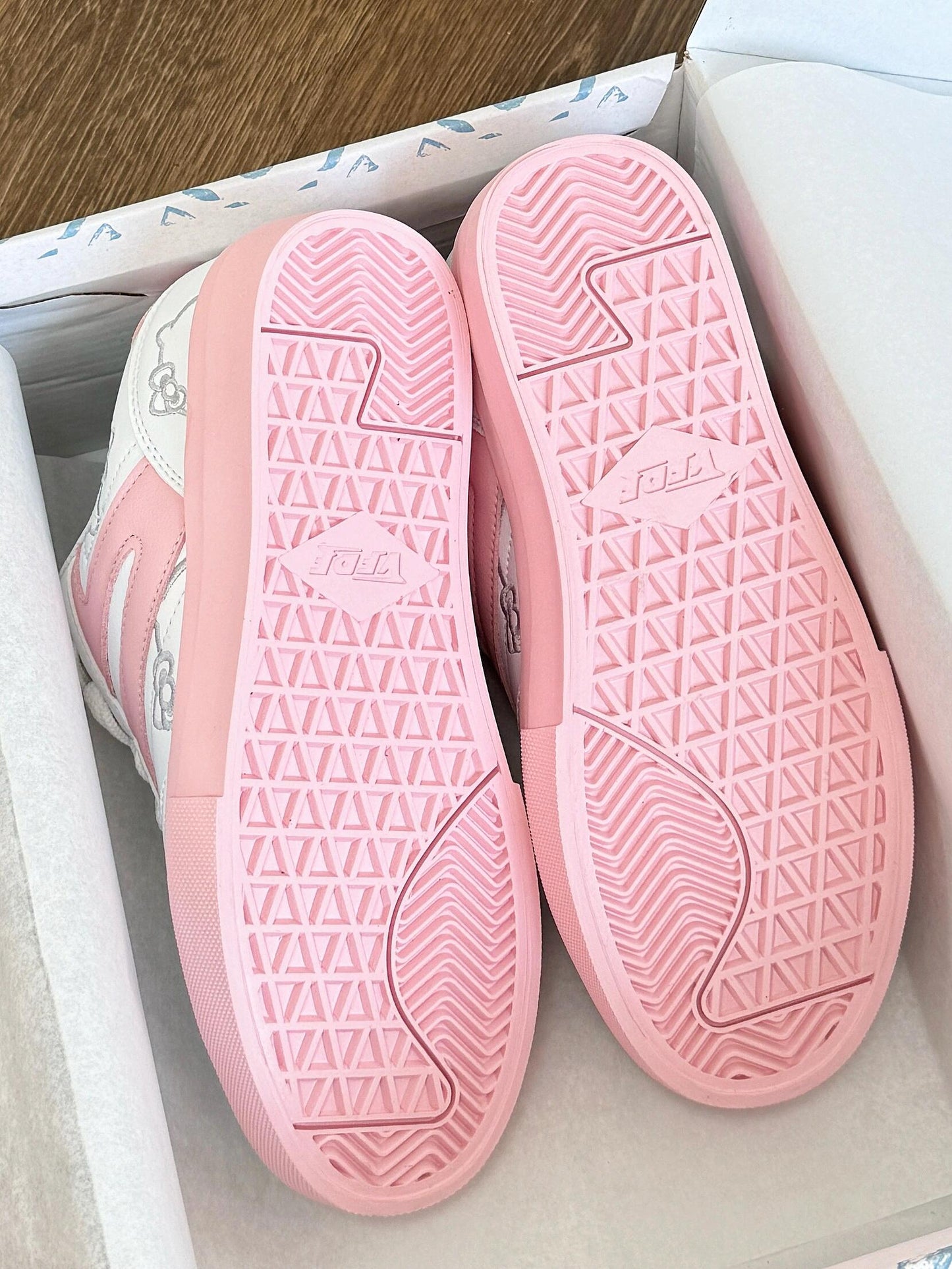 Hellokitty Embroidery Cute Casual Fashion Comfortable Classic Sneakers Shoes
