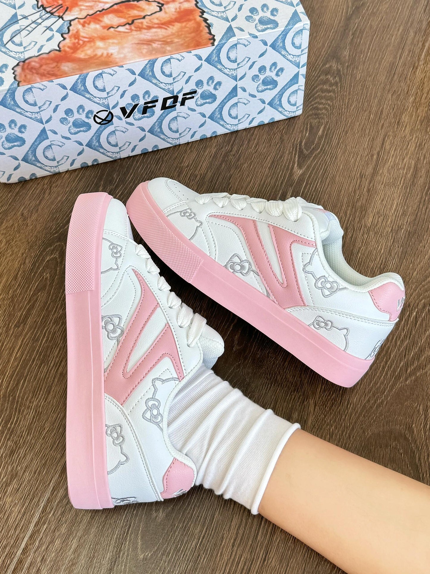 Hellokitty Embroidery Cute Casual Fashion Comfortable Classic Sneakers Shoes