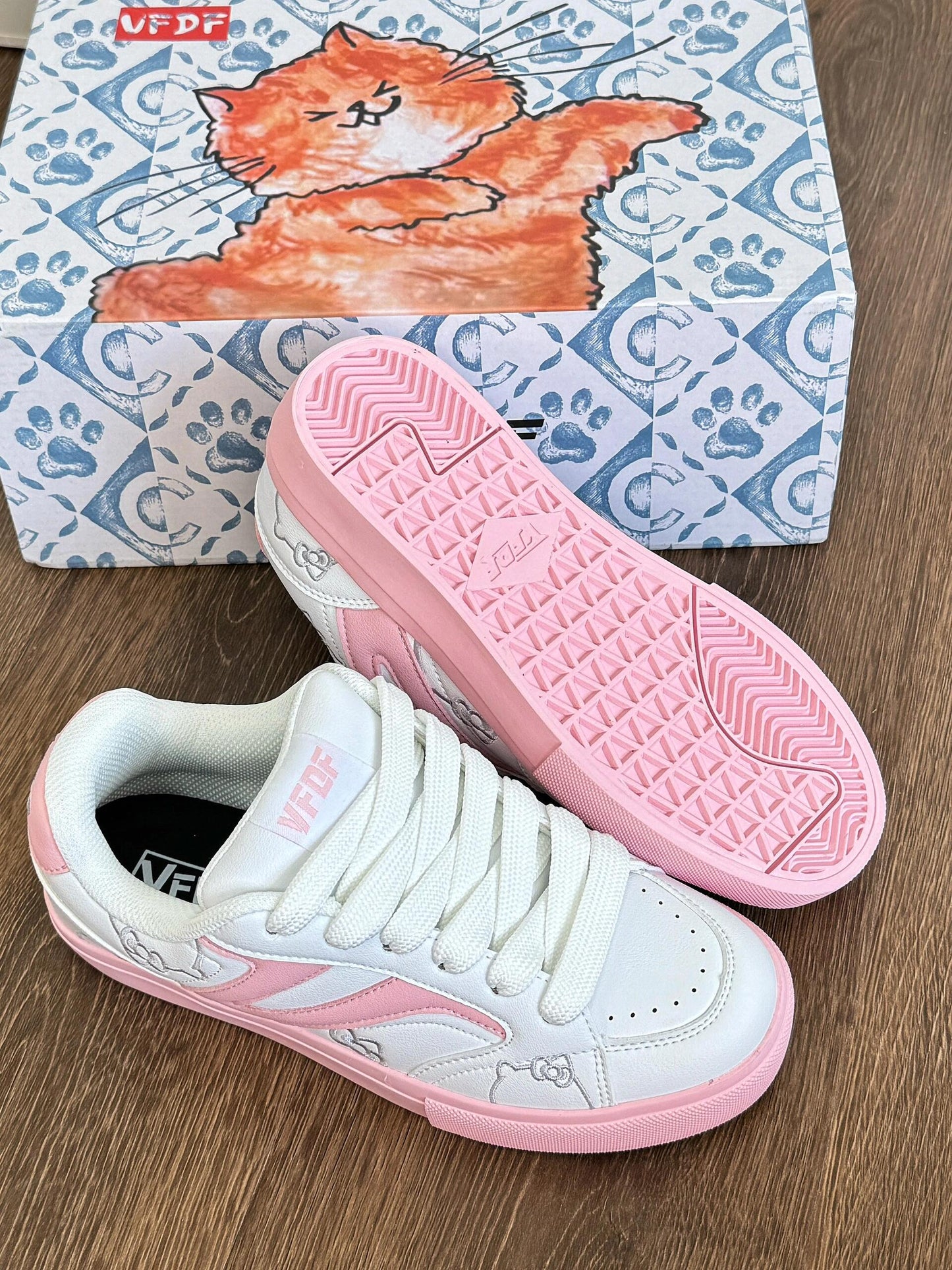 Hellokitty Embroidery Cute Casual Fashion Comfortable Classic Sneakers Shoes