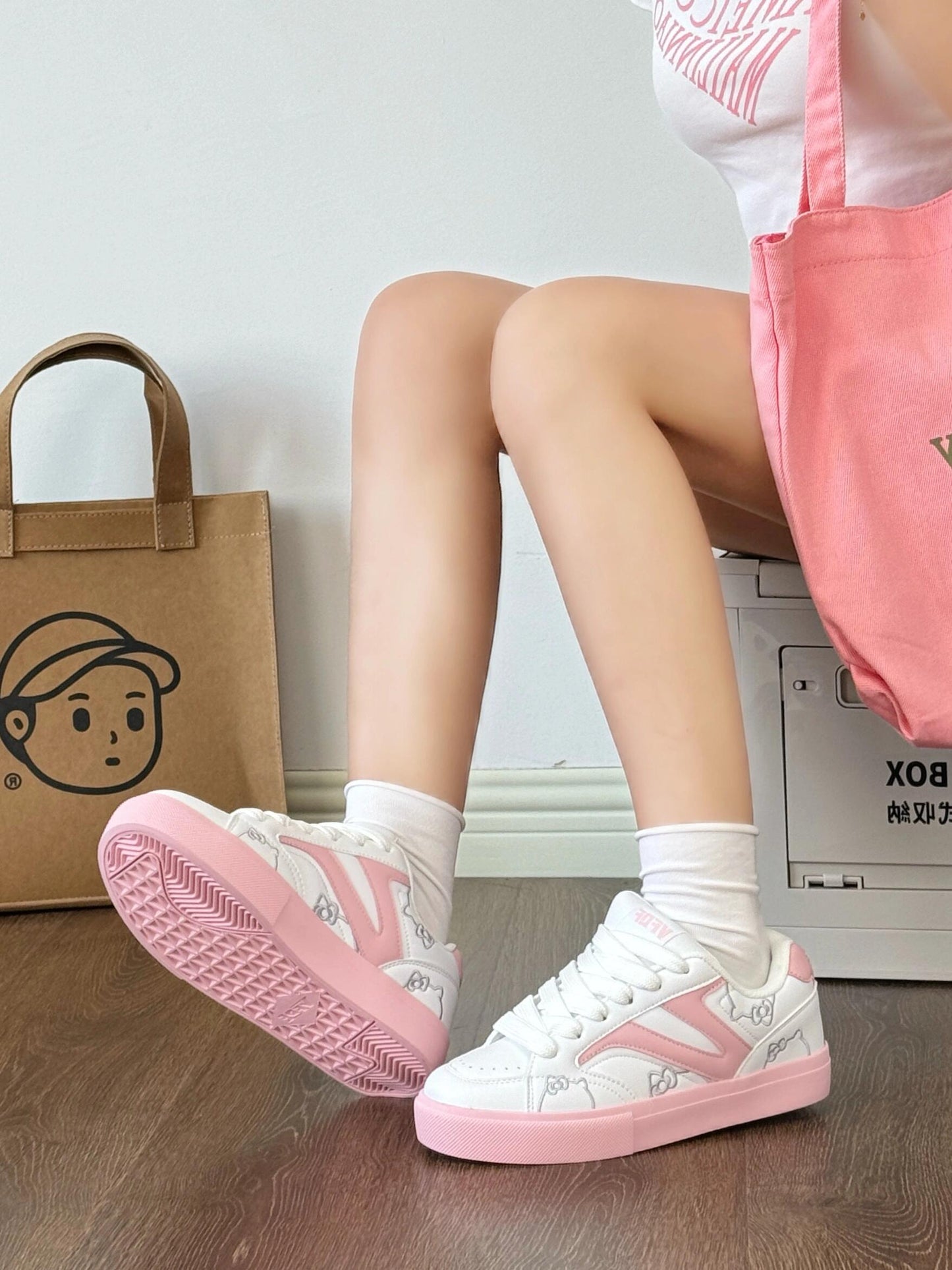Hellokitty Embroidery Cute Casual Fashion Comfortable Classic Sneakers Shoes
