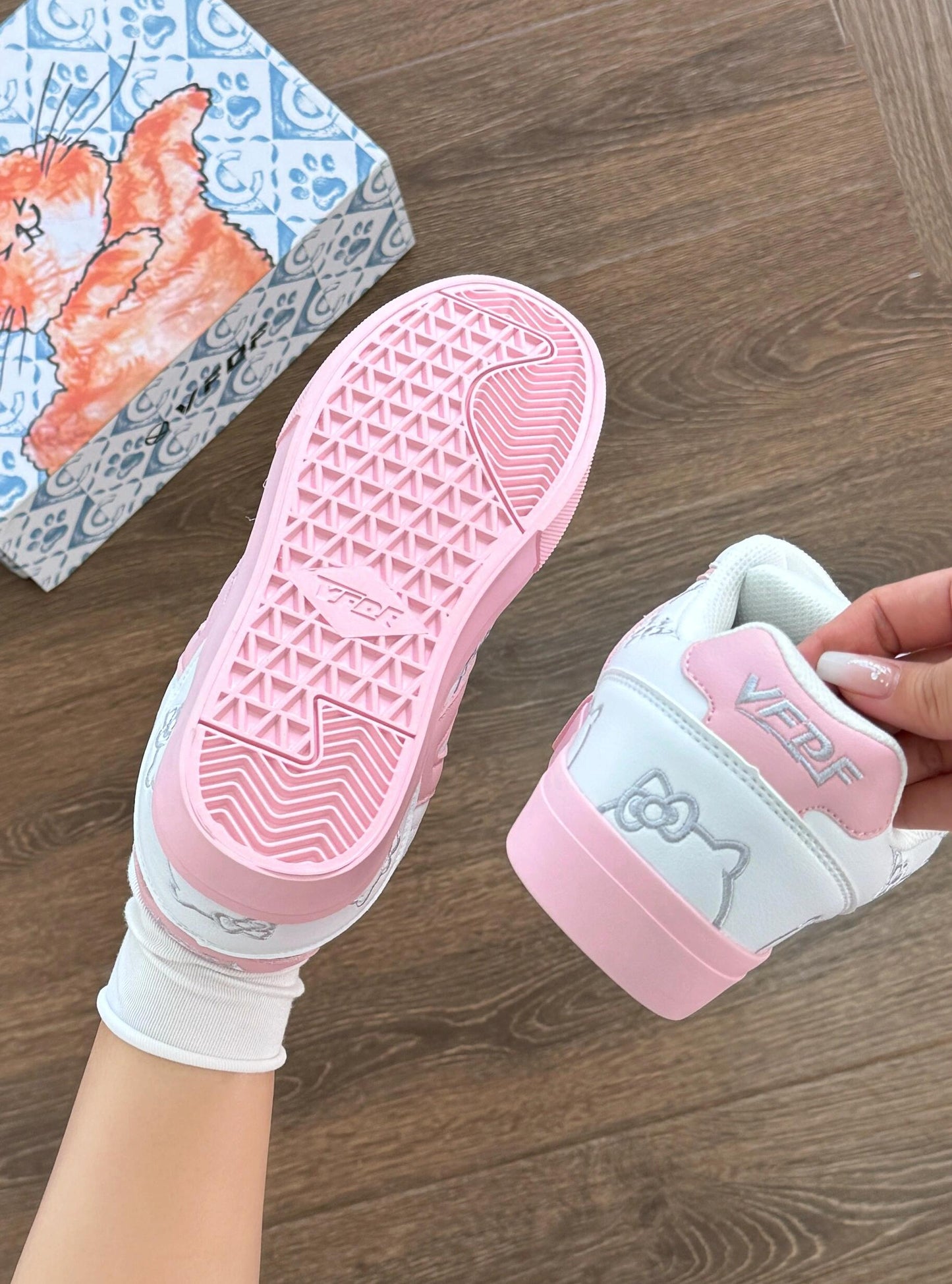 Hellokitty Embroidery Cute Casual Fashion Comfortable Classic Sneakers Shoes