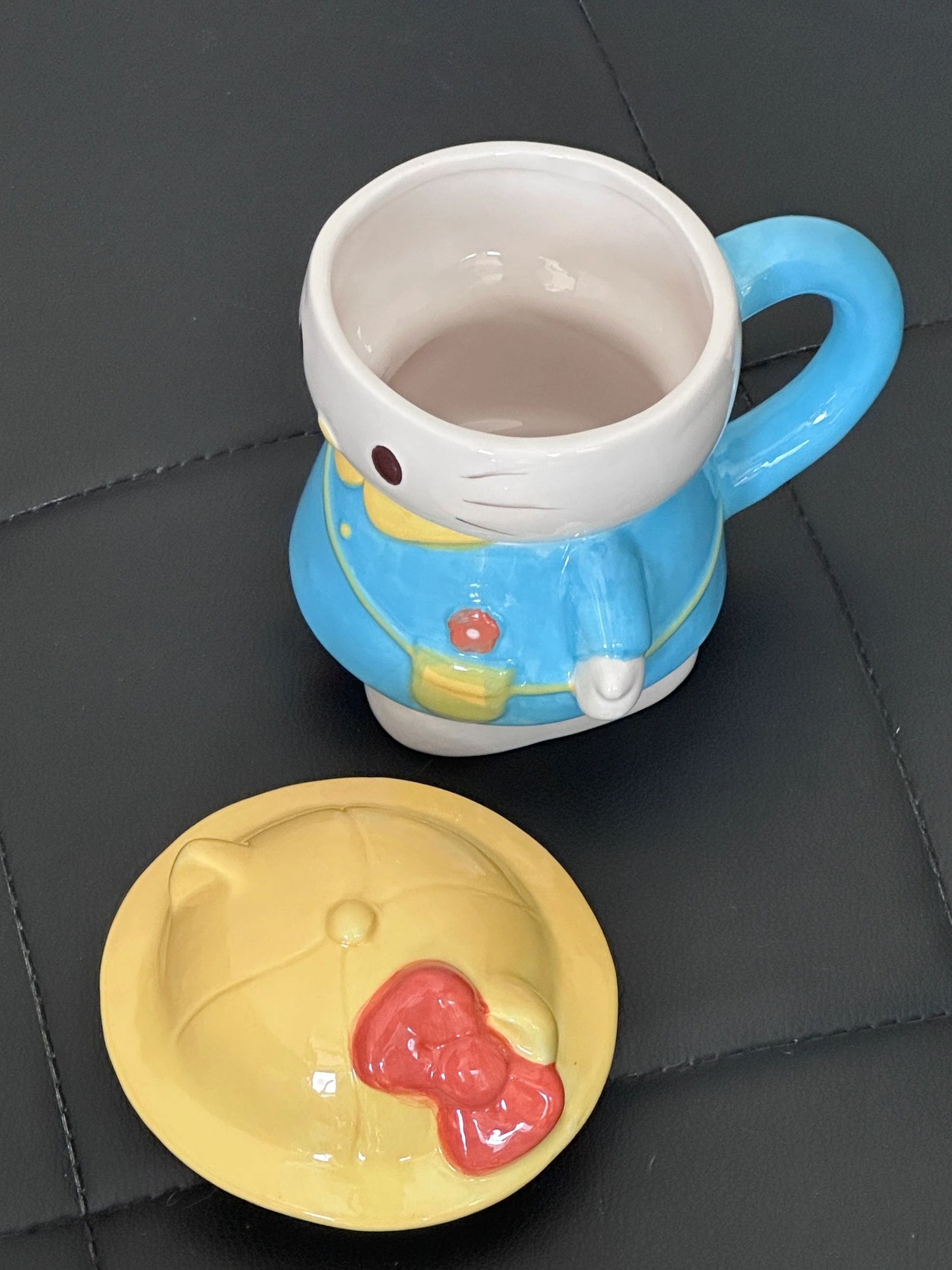 Hello Kitty Shaped Mug Cute Ceramic Coffee Mug with Lid