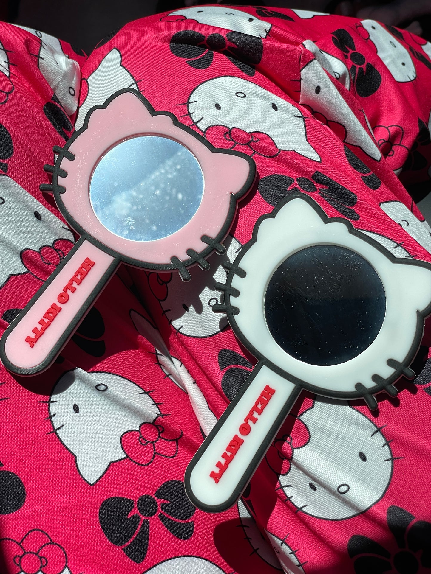 Hellokitty Travel Handheld Silicone Mirror Portable Personal Cosmetic Hand Mirror