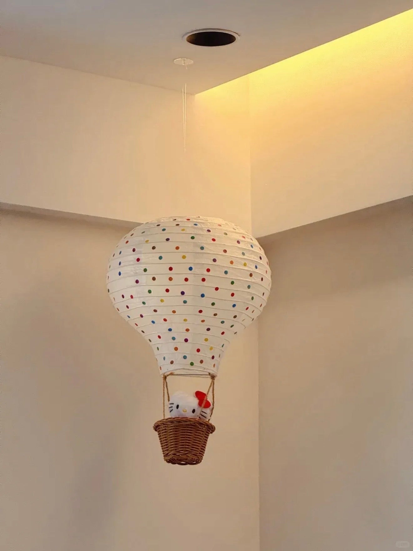 Hellokitty Plushie + DIY Making Kit for Hot Air Balloon Lantern, Remote-Controlled Light