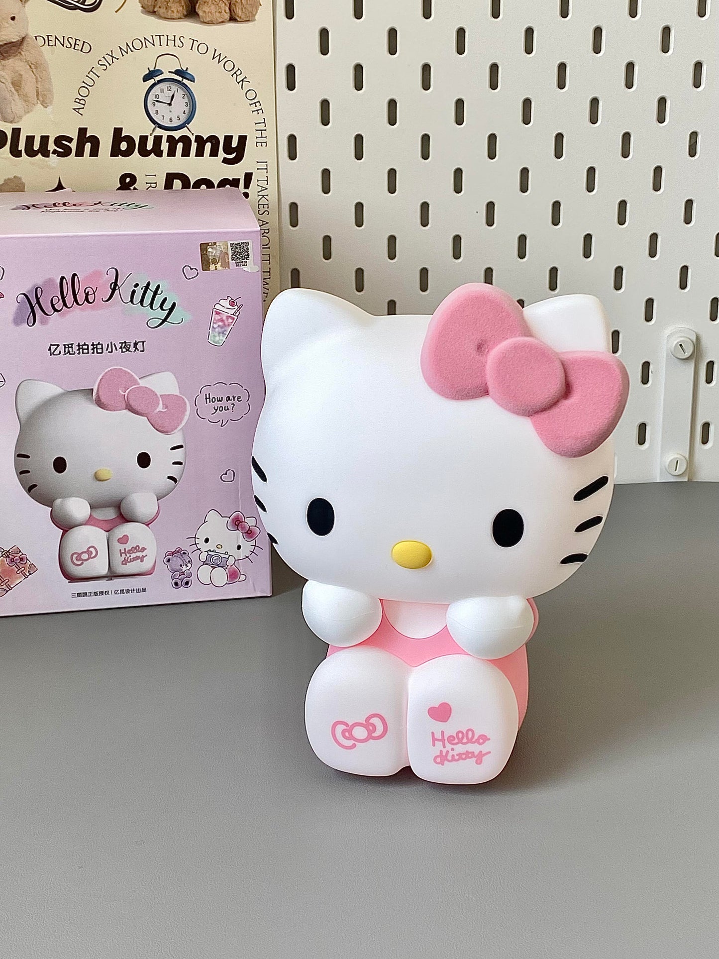 Hellokitty Cute Touch Lamp Remote Controls 3 Colors 3-Level Dimmable Nursery Nightlight Silicone Squishy Lamp Kawaii Room Decor Cute Gifts