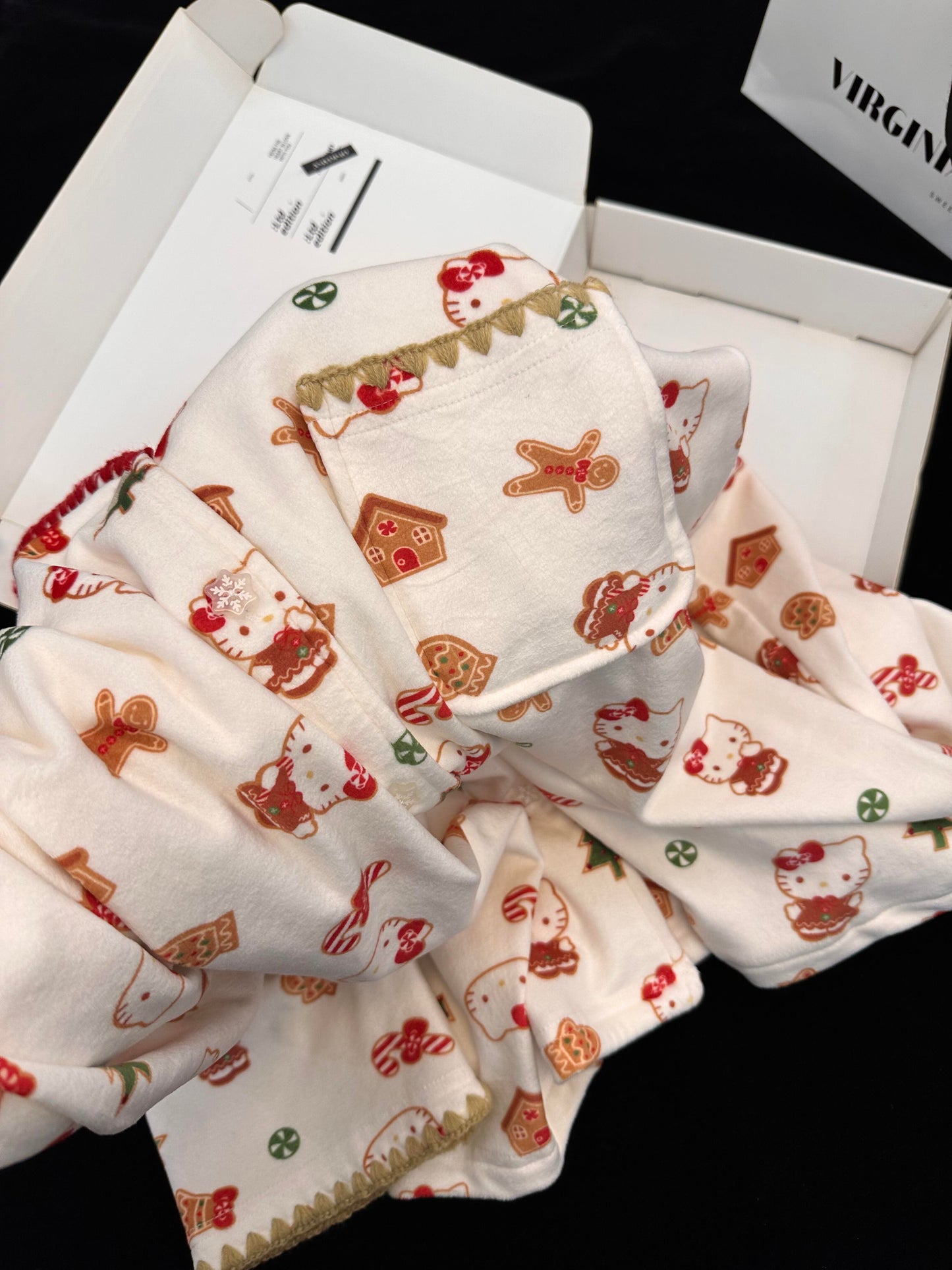 【 Holiday Deals🔥】Hellokitty Gingerbread Christmas Pajamas Set Long Sleeve Sleepwear Button Down Nightwear Soft Pj Lounge Sets