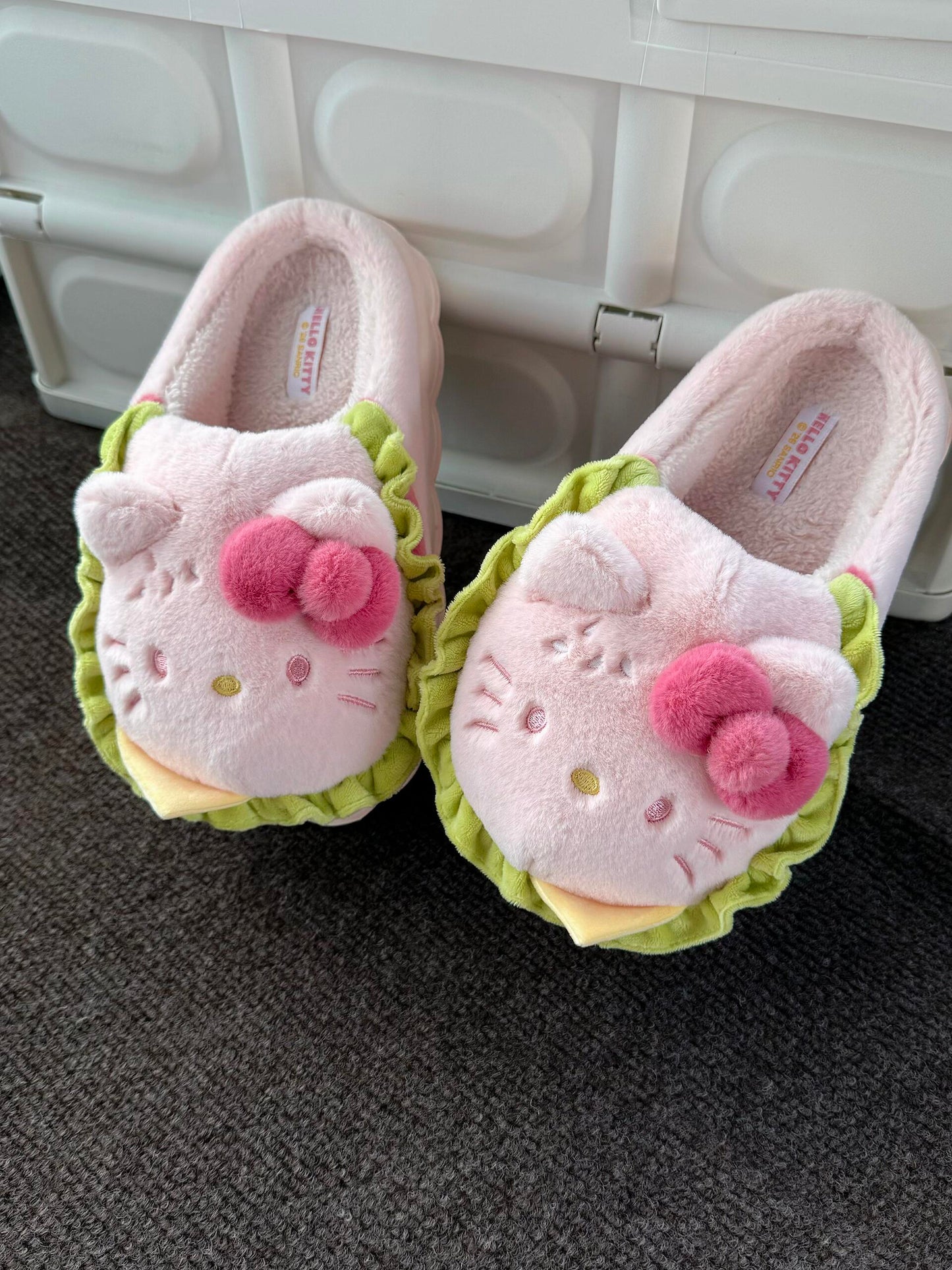 Hellokitty Hamburger Shape Slippers Fluffy Shoes