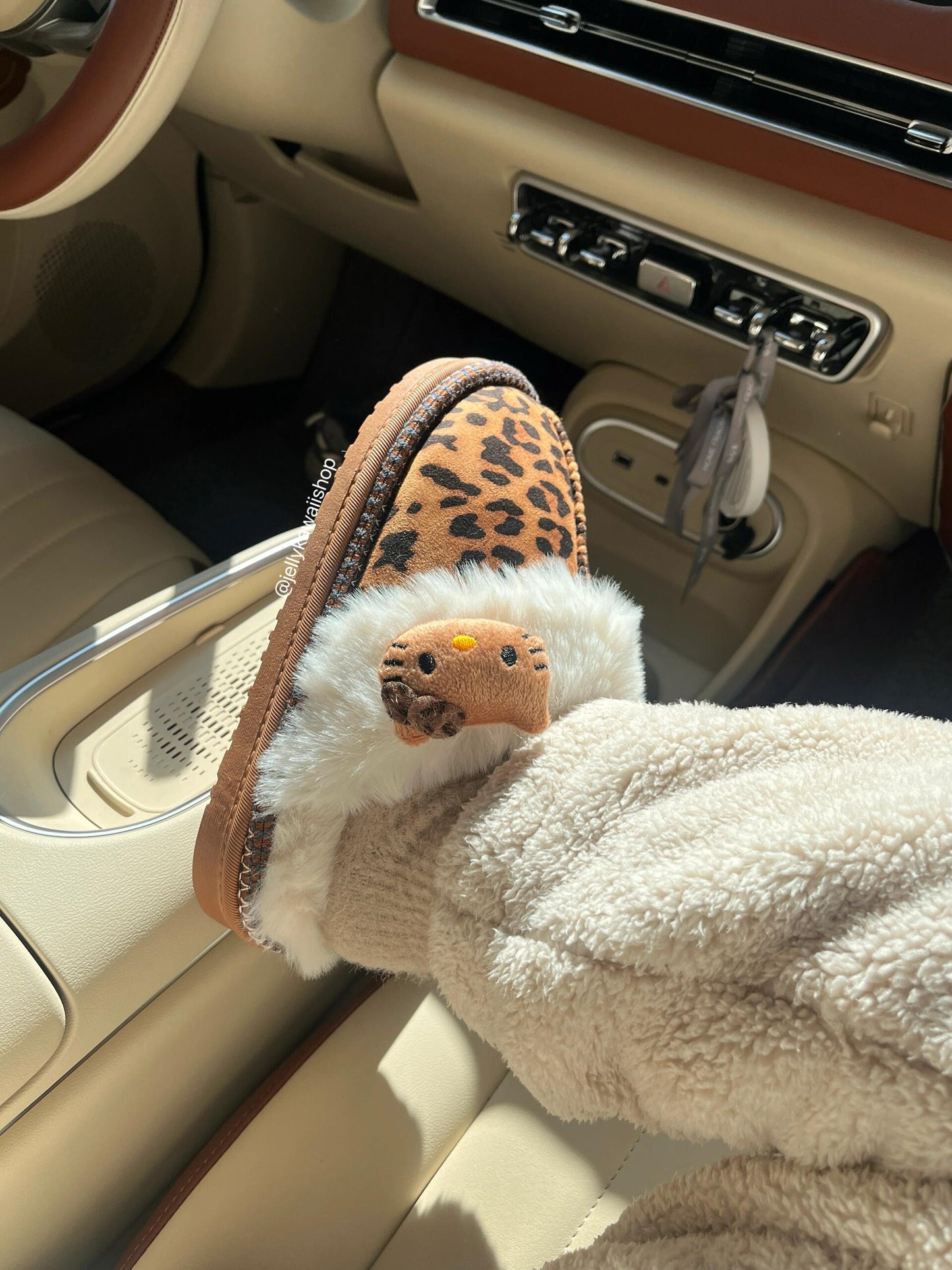 Hellokitty Fuzzy Leopard Print Brown Slippers Fluffy Winter House Shoes Indoor and Outdoor