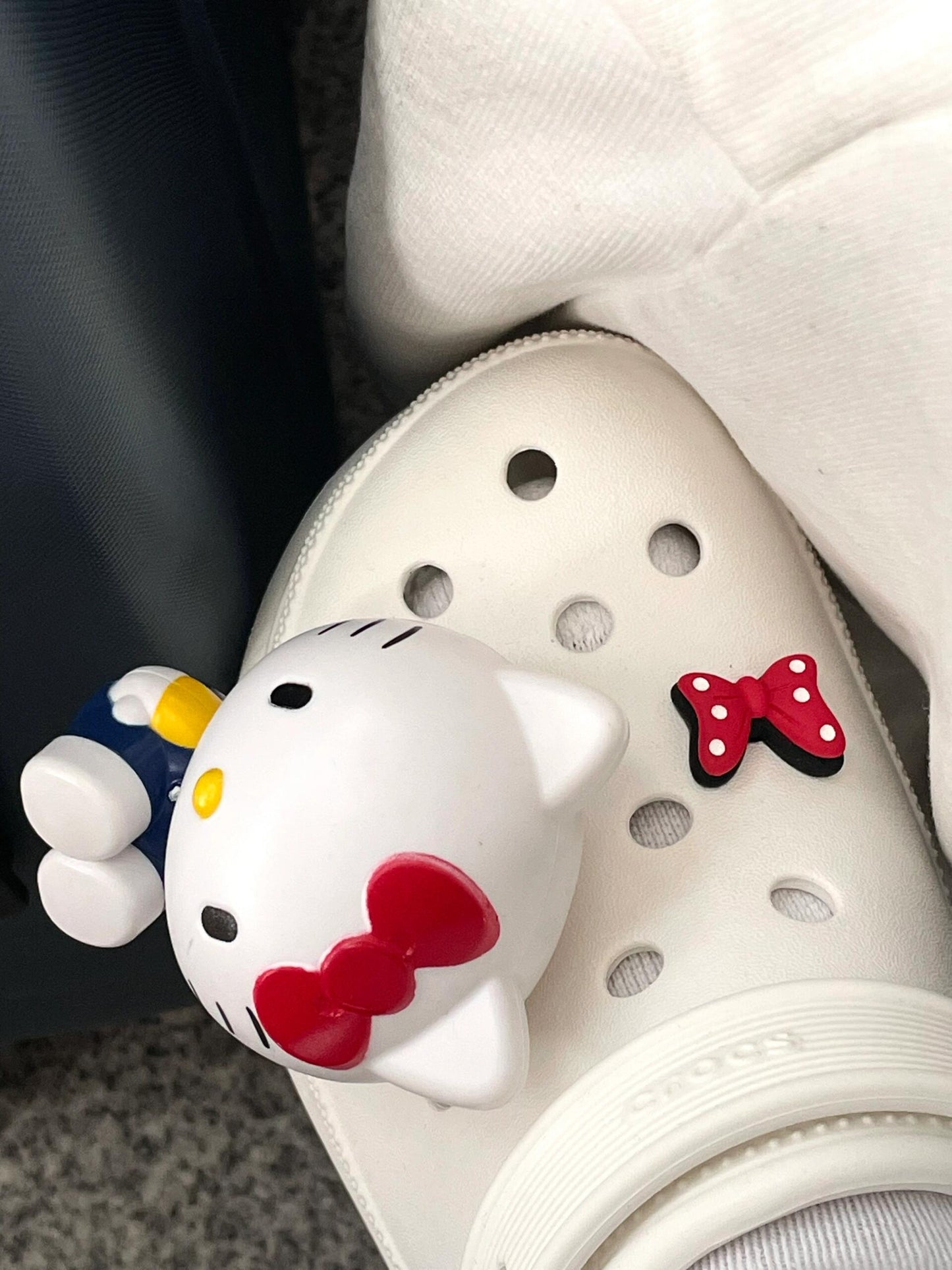 Hellokitty Charms Cute Pack Pins Shoe Decoration Croc Accessories for Croc Bags Clogs Slides