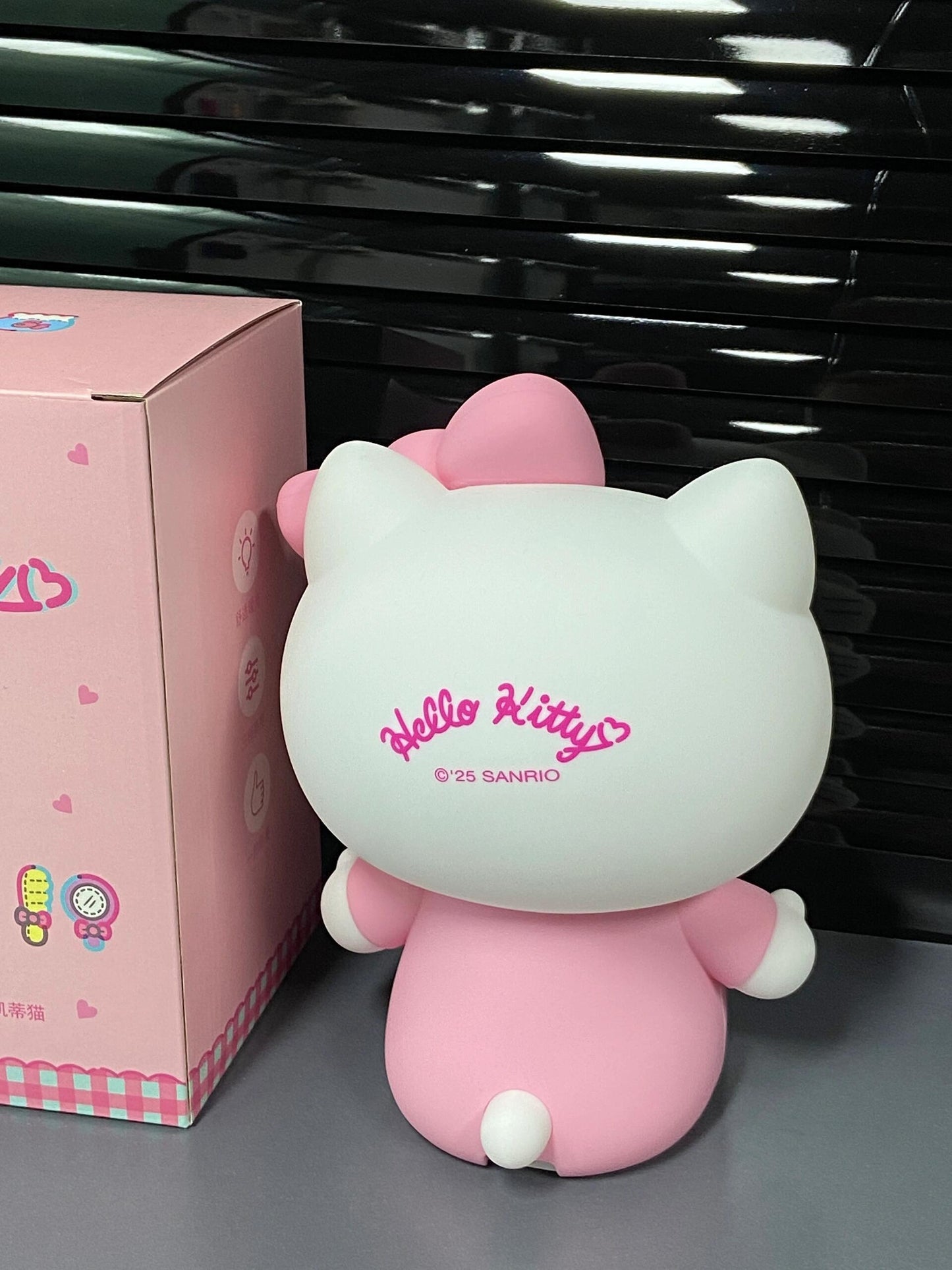 Hellokitty Cute Touch Lamp Remote Controls 3 Colors 3-Level Dimmable Nursery Nightlight Silicone Squishy Lamp Kawaii Room Decor Cute Gifts