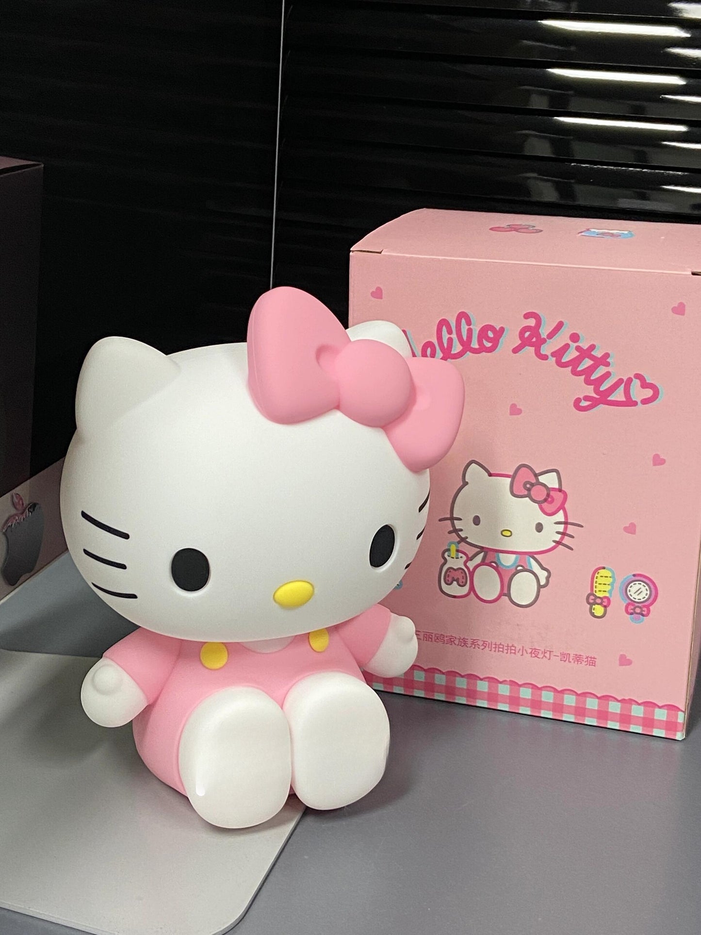 Hellokitty Cute Touch Lamp Remote Controls 3 Colors 3-Level Dimmable Nursery Nightlight Silicone Squishy Lamp Kawaii Room Decor Cute Gifts